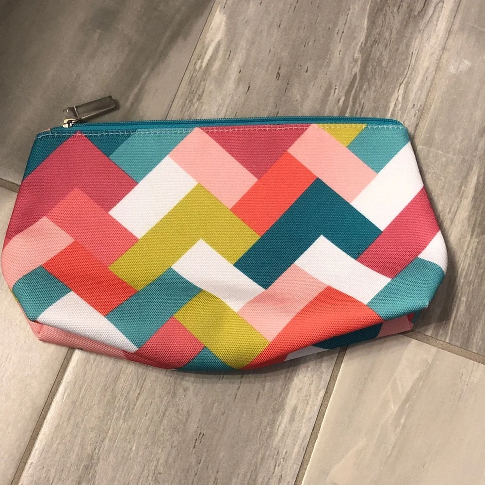 Clinique Makeup Bag Chevron NWOT #2